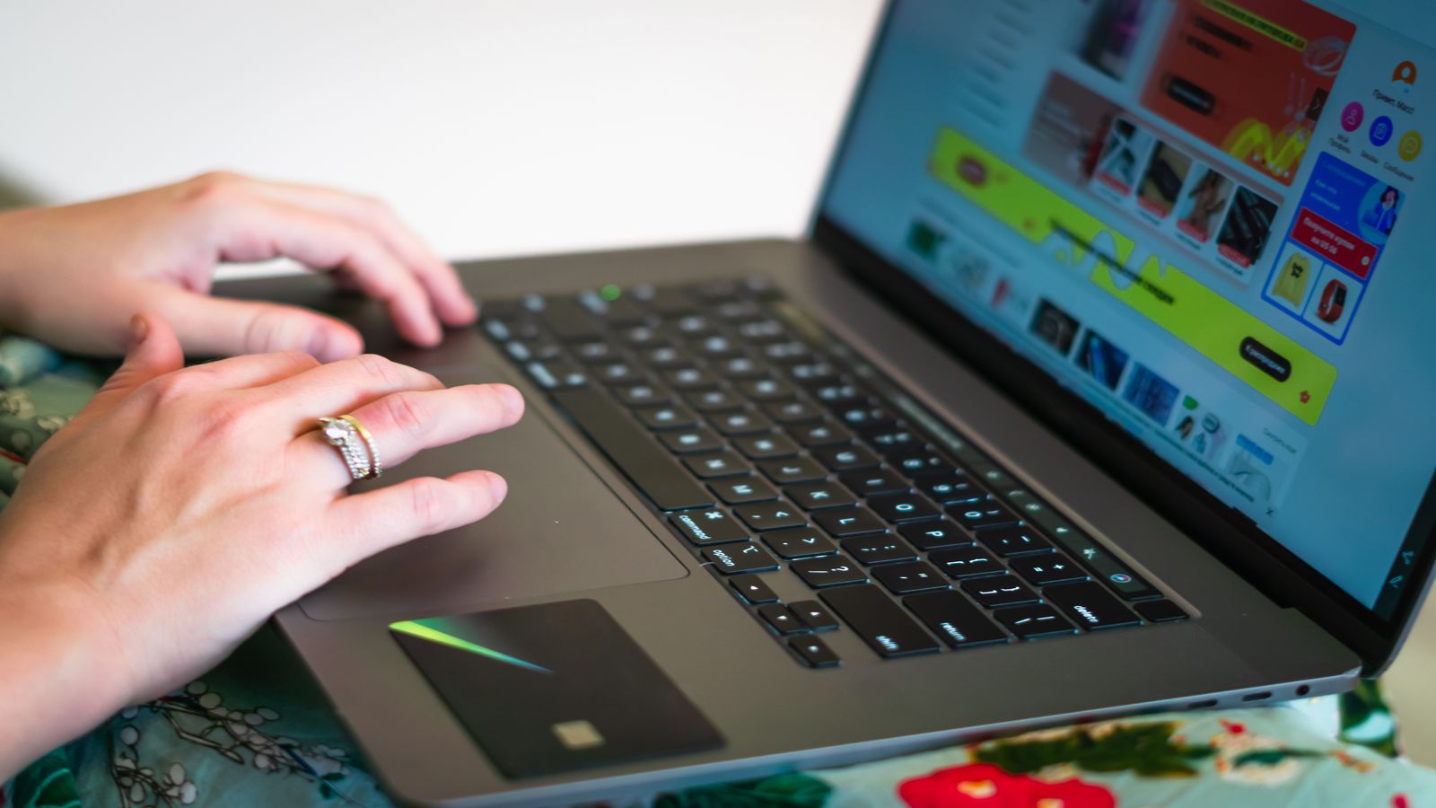 Laptop showing ChromeOS Flex installer beside a printed compatibility checklist